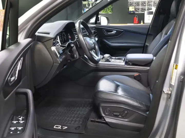 Audi Q7 4M