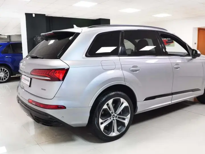 Audi Q7 4M