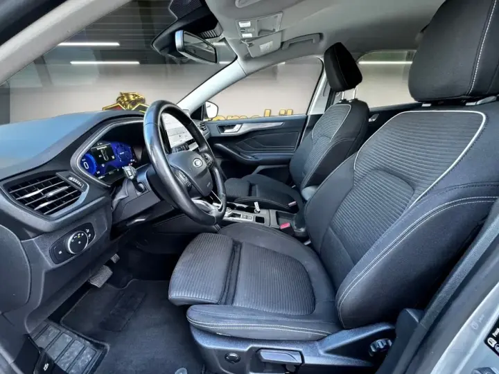 Ford Focus MK4 1.5 EcoBlue 8AT Titanium X
