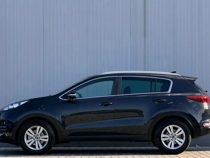 Kia Sportage IV 2.0 CRDI 2WD Spirit