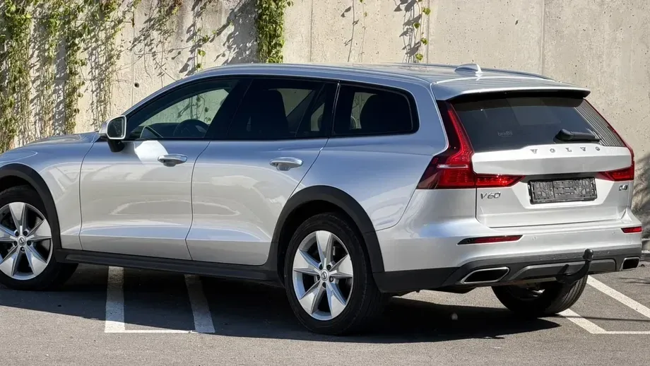 Volvo V60 II D4 AWD Geartronic Momentum — imagine 6