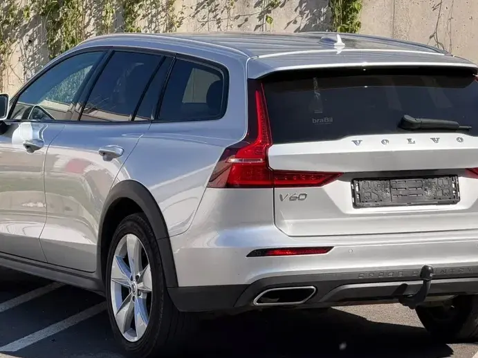 Volvo V60 II D4 AWD Geartronic Momentum