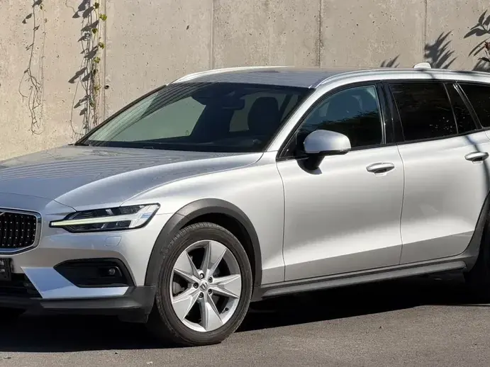 Volvo V60 II D4 AWD Geartronic Momentum