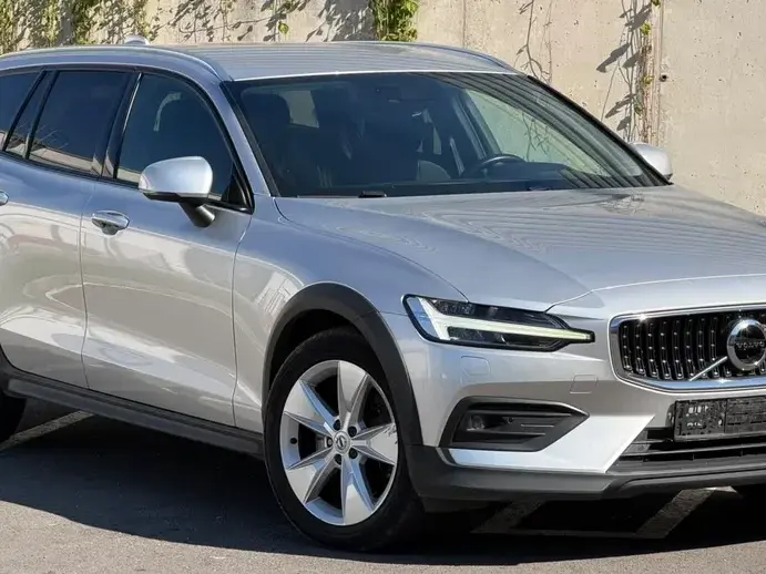 Volvo V60 II D4 AWD Geartronic Momentum