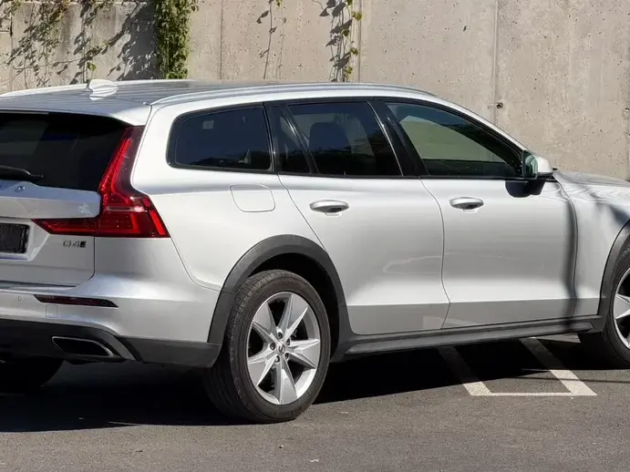 Volvo V60 II D4 AWD Geartronic Momentum