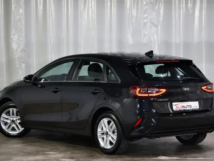 Kia Cee`d III 1.0 T-GDI 120 OPF Edition 7