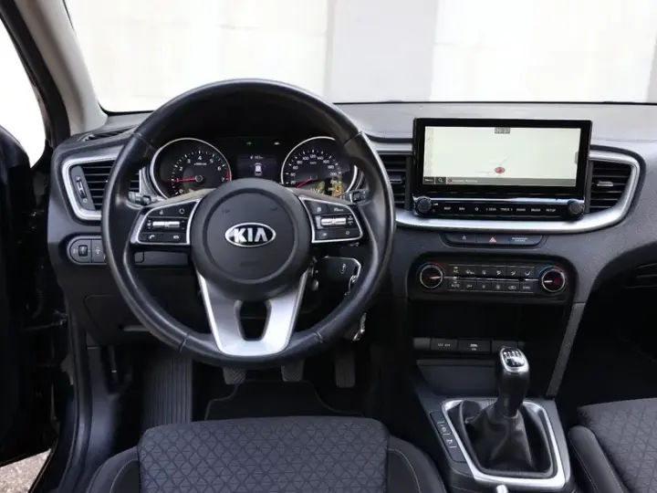 Kia Cee`d III 1.0 T-GDI 120 OPF Edition 7