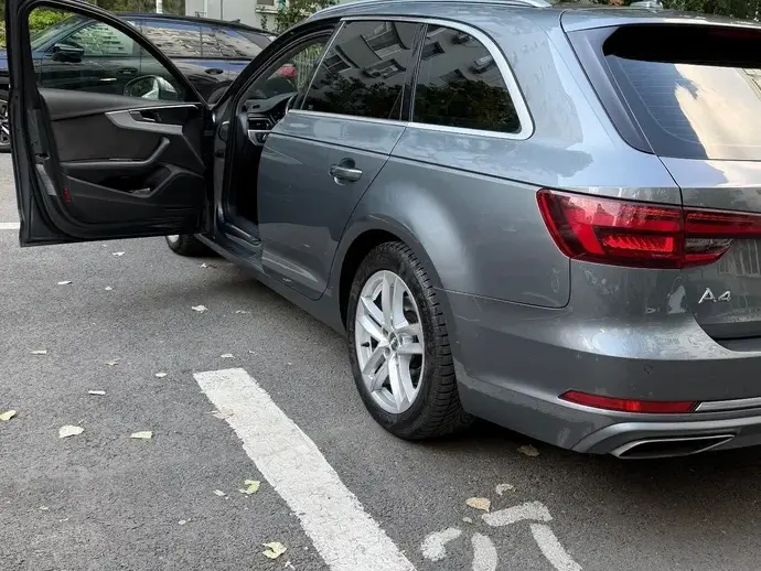 Audi A4 Limuzina B9