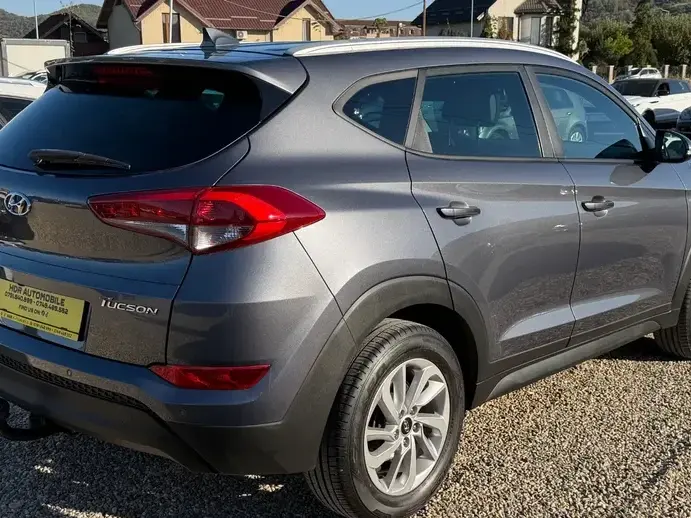 Hyundai Tucson blue 1.7 CRDi 2WD Style