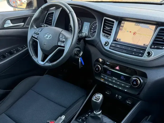 Hyundai Tucson blue 1.7 CRDi 2WD Style