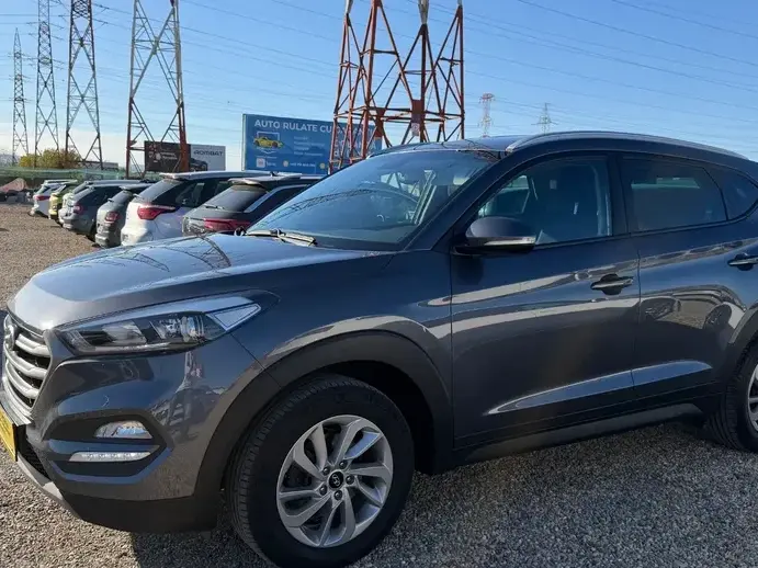 Hyundai Tucson blue 1.7 CRDi 2WD Style