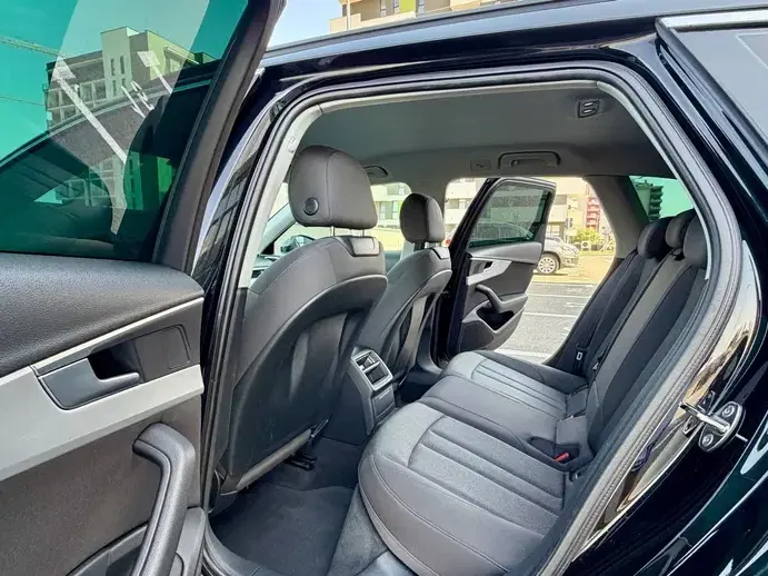 Audi A4 Avant B9