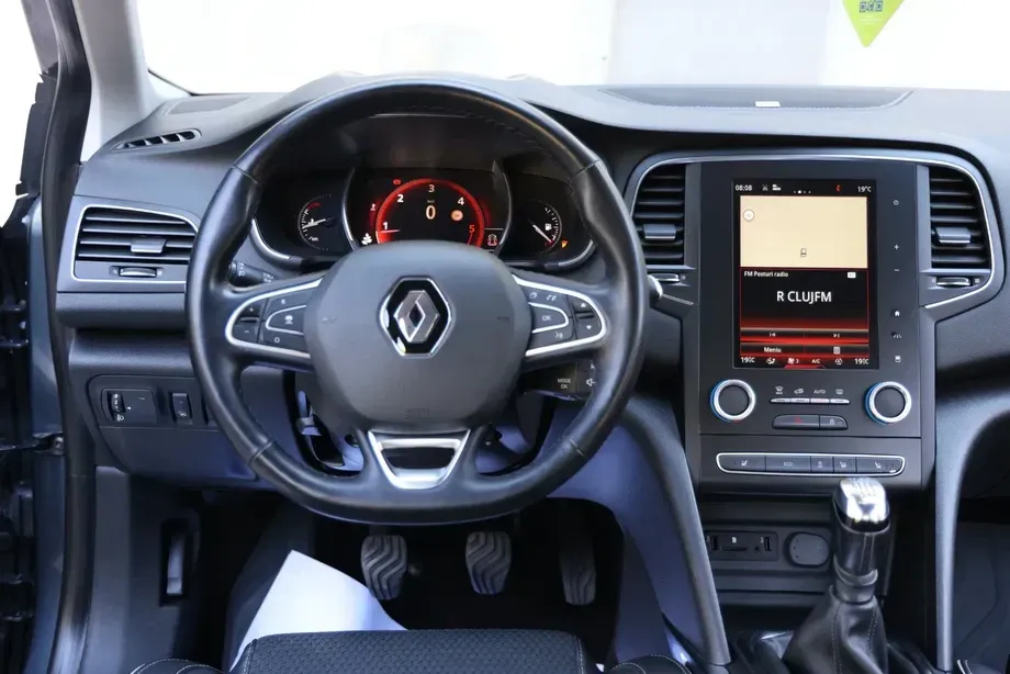 Renault Mégane IV ENERGY dCi 110 Start & Stop Bose Edition — imagine 5