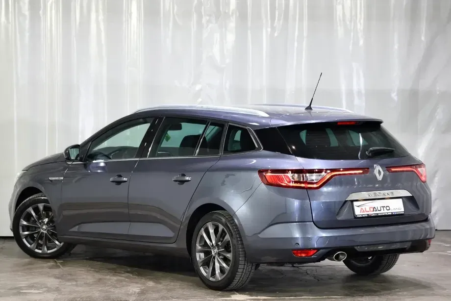 Renault Mégane IV ENERGY dCi 110 Start & Stop Bose Edition — imagine 4
