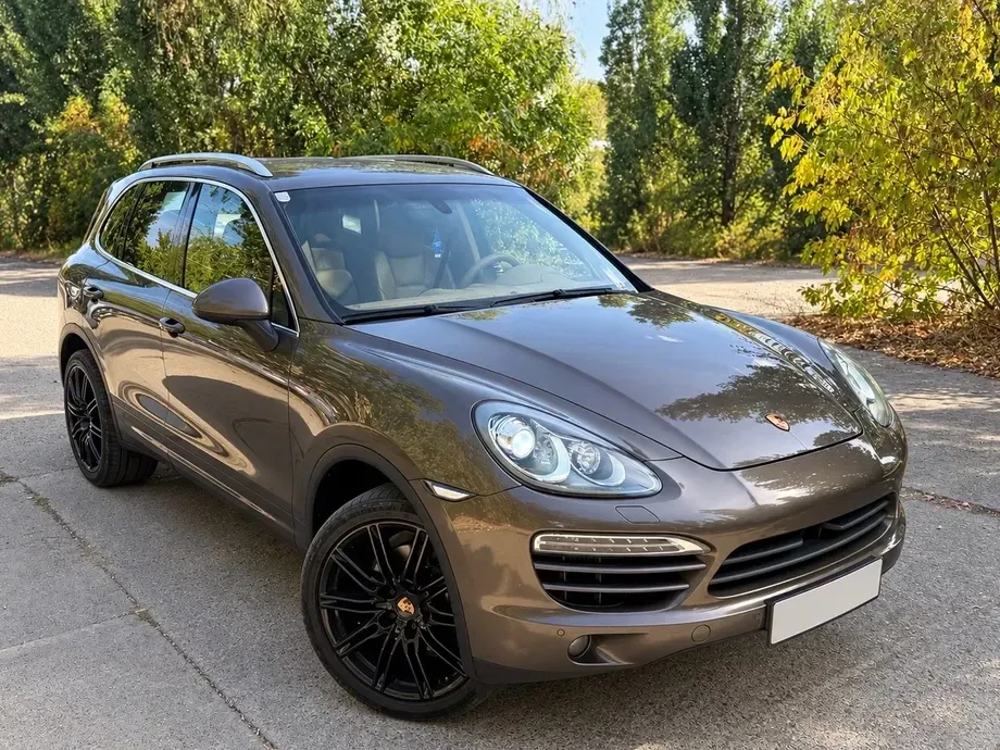Porsche Cayenne — imagine 3