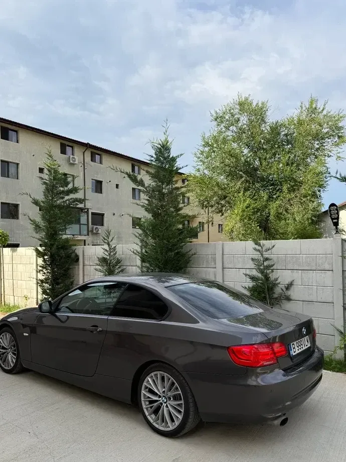 BMW Seria 3 E90/E91/E92/E93 320d — imagine 4