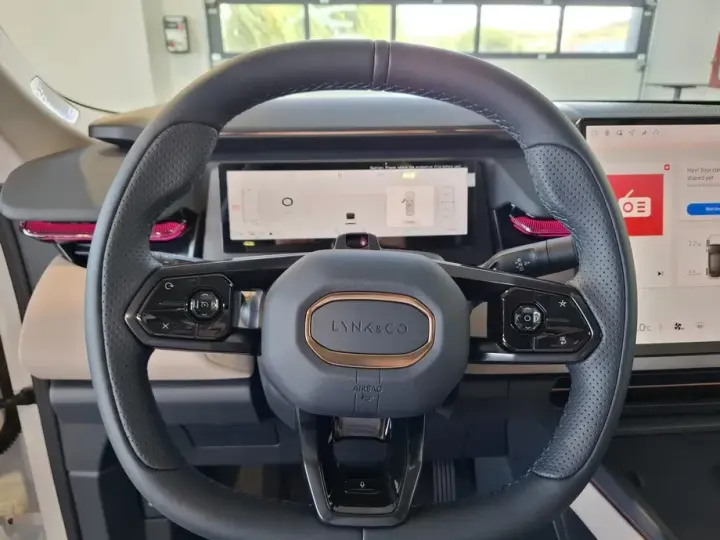 Lynk&Co 08