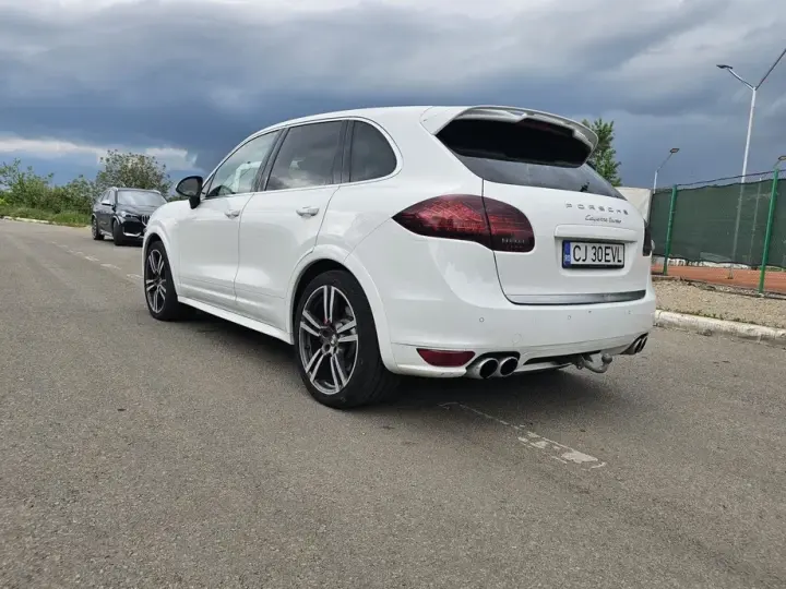 Porsche Cayenne Turbo V8 4.8L Aut.