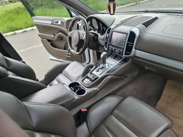 Porsche Cayenne Turbo V8 4.8L Aut.