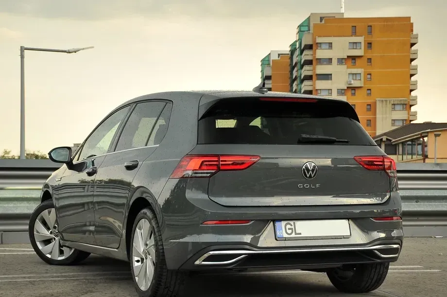 Volkswagen Golf — imagine 5