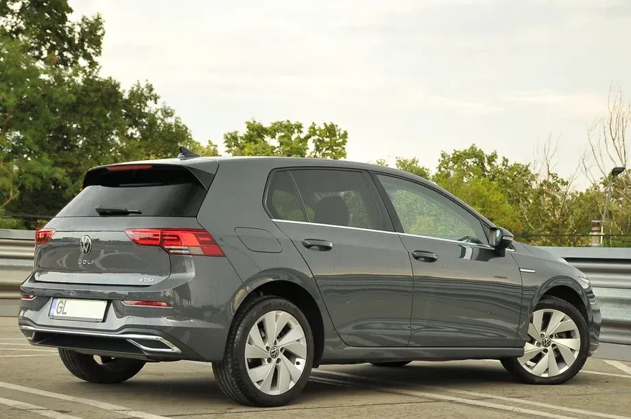 Volkswagen Golf — imagine 4