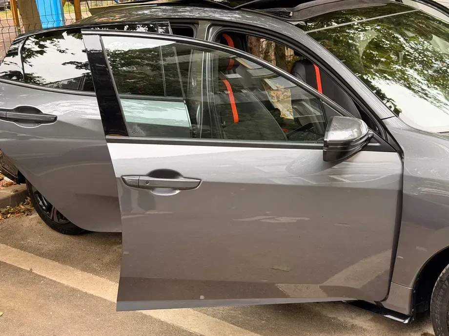 Honda Civic X — imagine 3