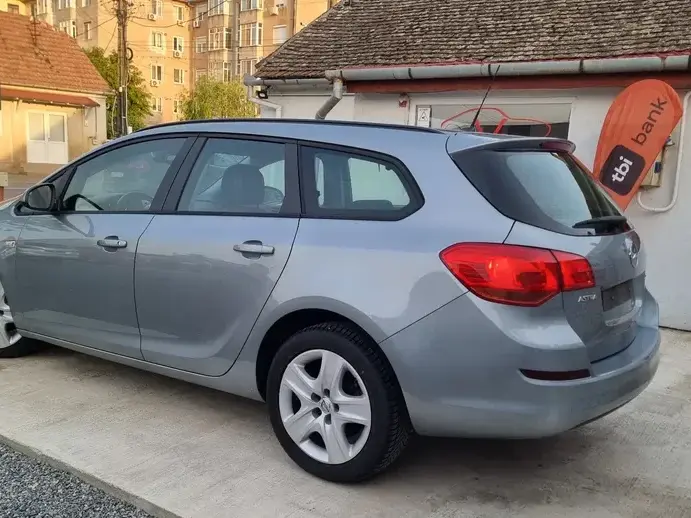 Opel Astra J 1.7 CDTI DPF 150 Jahre