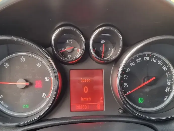 Opel Astra J 1.7 CDTI DPF 150 Jahre