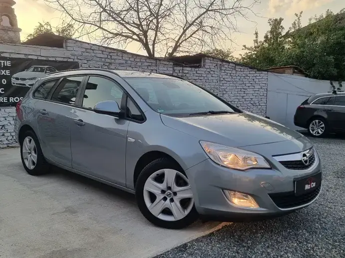 Opel Astra J 1.7 CDTI DPF 150 Jahre