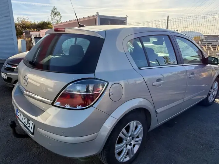 Opel Astra H