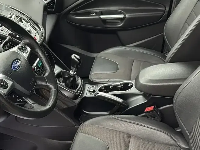Ford Kuga II 1.5 EcoBoost 2x4 Titanium