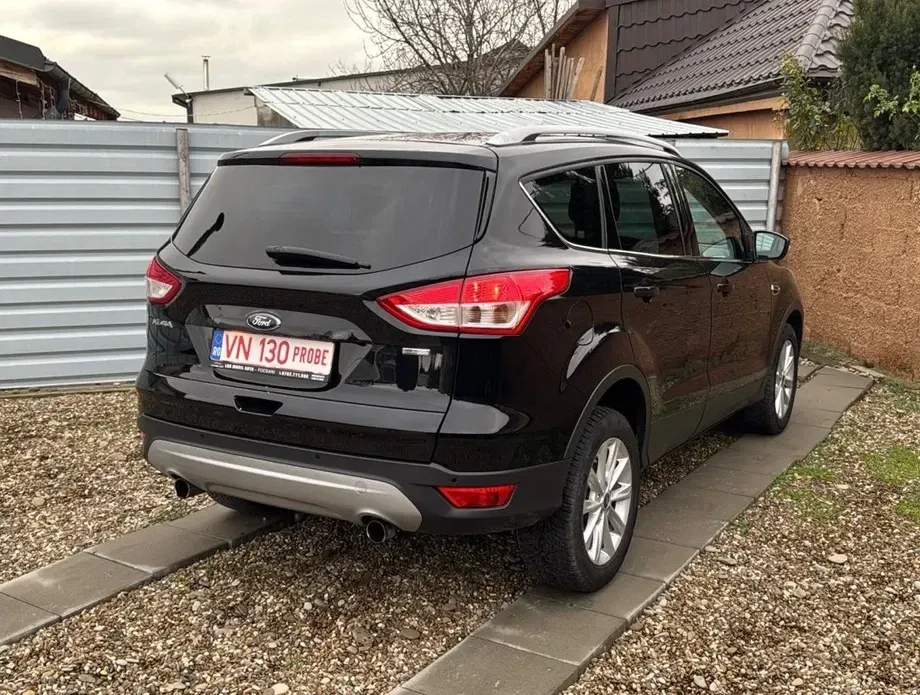 Ford Kuga II 1.5 EcoBoost 2x4 Titanium — imagine 3