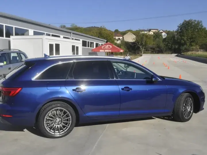 Audi A4 Avant B9