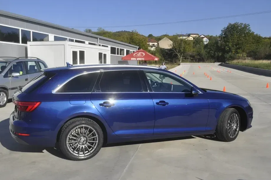 Audi A4 Avant B9 — imagine 5