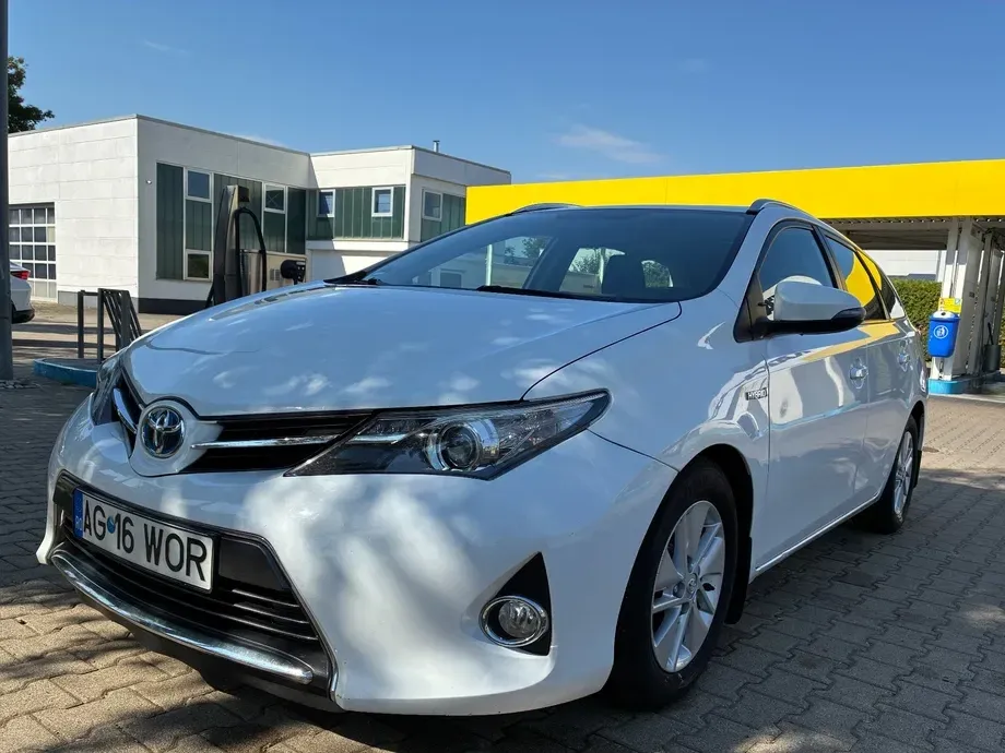 Toyota Auris II 1.8 L VVT-i HSD Luna — imagine 3