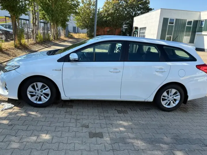 Toyota Auris II 1.8 L VVT-i HSD Luna