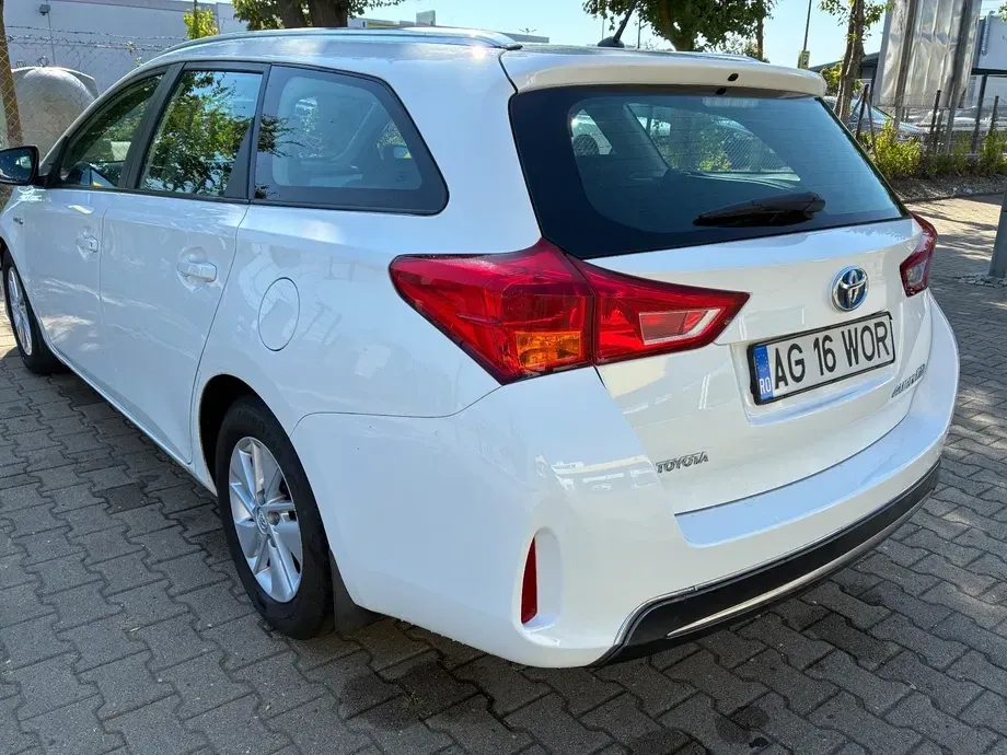 Toyota Auris II 1.8 L VVT-i HSD Luna — imagine 6