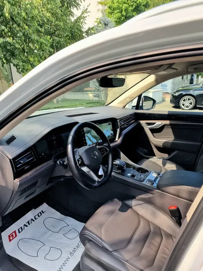 Volkswagen Touareg — imagine 6