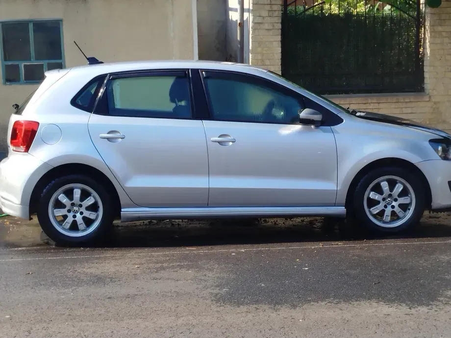 Volkswagen Polo V 1.2 TDI Blue Motion — imagine 4