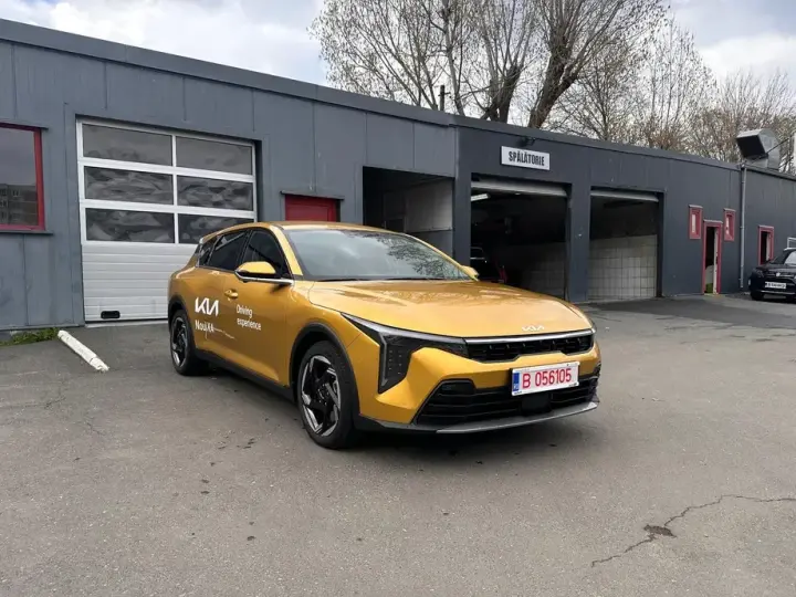 Kia K4
