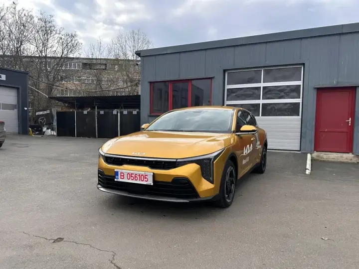 Kia K4