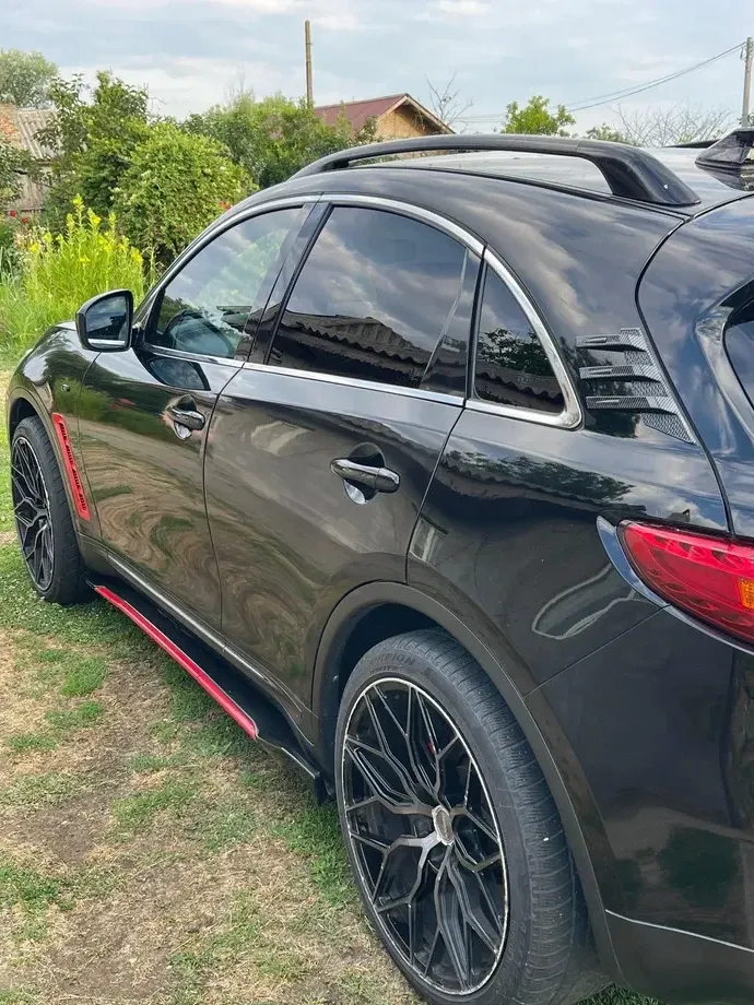 Infiniti FX 30 FX30d 3.0d V6 S AWD — imagine 3