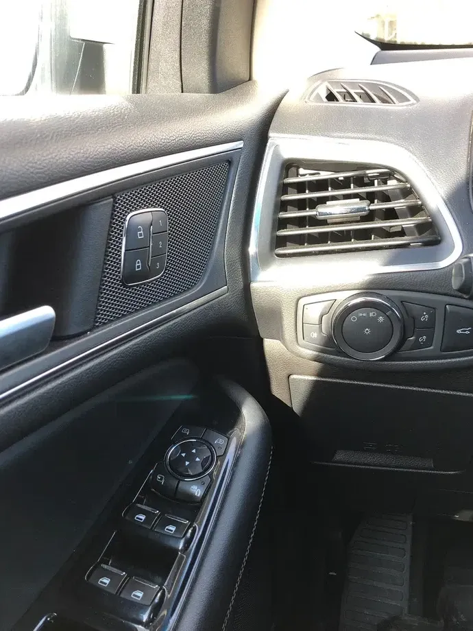 Ford Edge II 2.0 TDCi Powershift Sport — imagine 5