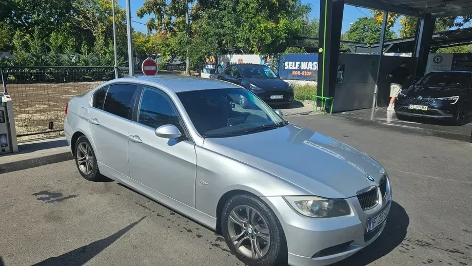 BMW Seria 3 E90/E91/E92/E93 325i — imagine 4