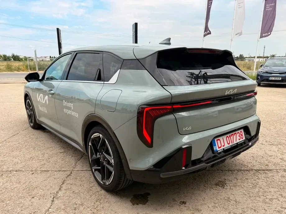 Kia K4 1.6 T-GDI 7DCT GT Line+ — imagine 4