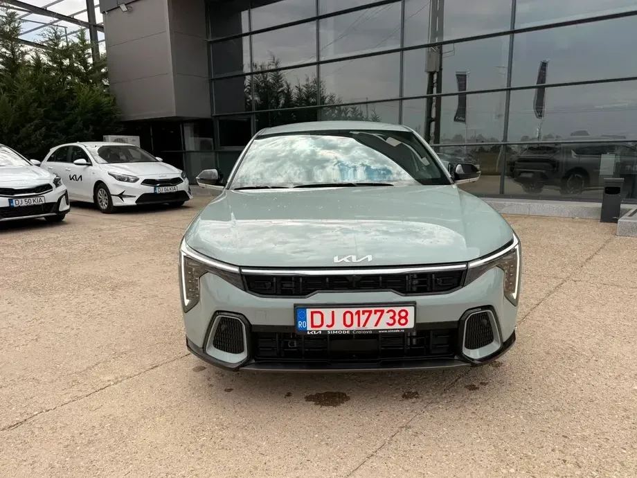 Kia K4 1.6 T-GDI 7DCT GT Line+ — imagine 2