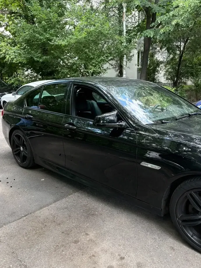 BMW Seria 5 F10/F11/F07 520d Aut. — imagine 4