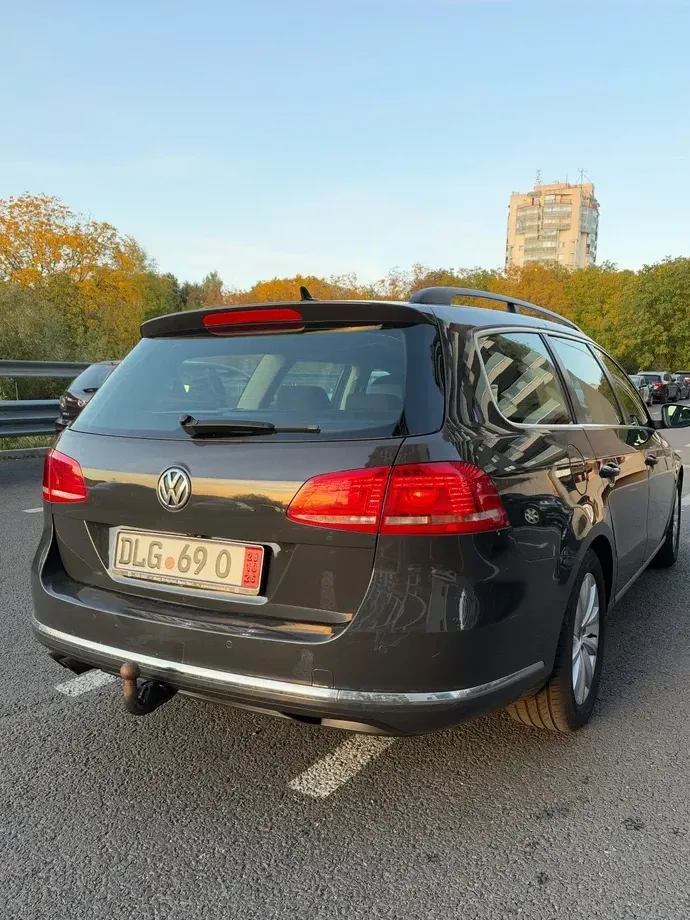 Volkswagen Passat B7 2.0 TDI BlueMotion Technology Comfortline DSG — imagine 4