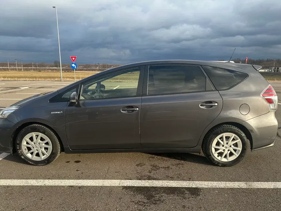 Toyota Prius+ Comfort — imagine 5