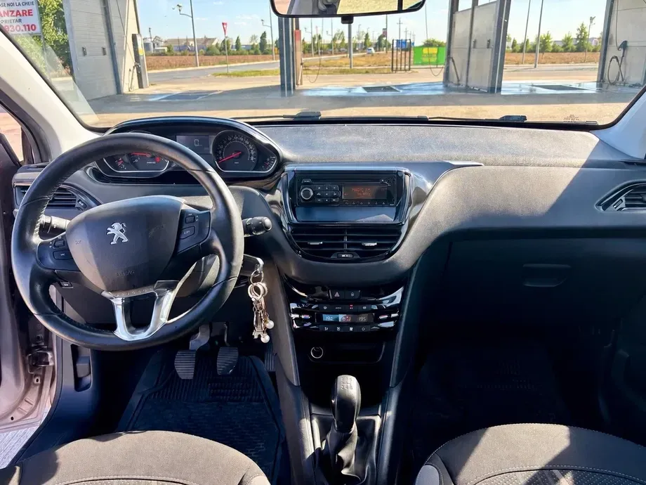 Peugeot 208 I — imagine 4